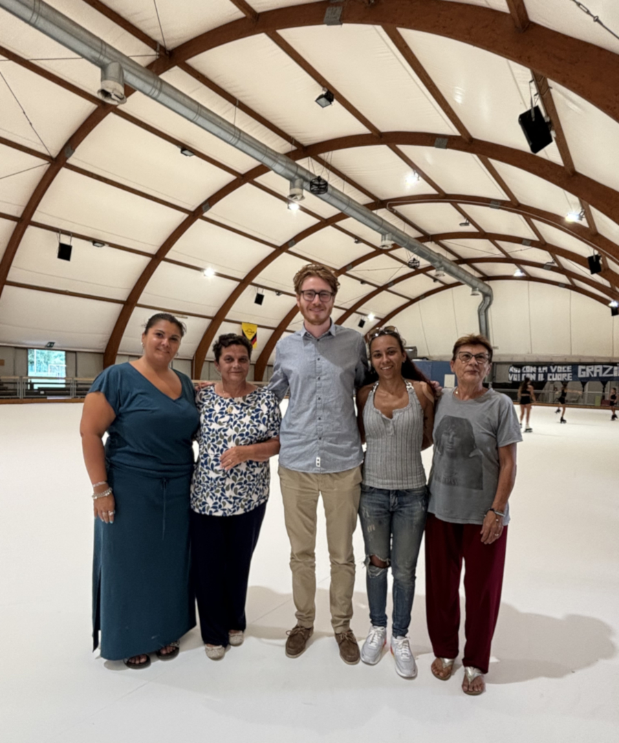 Nuova pavimentazione per il Palatenda